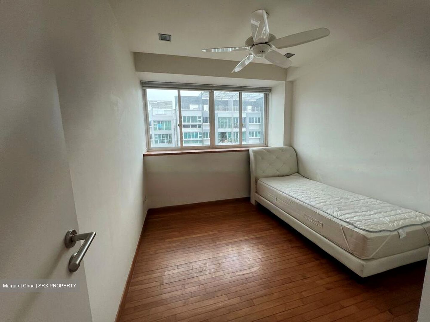 The Esparis (D18), Condominium #467367681